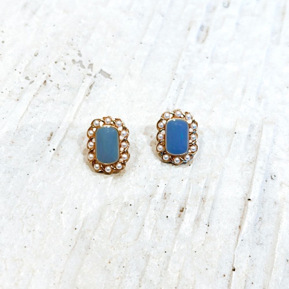 retro pearl stud earrings A232